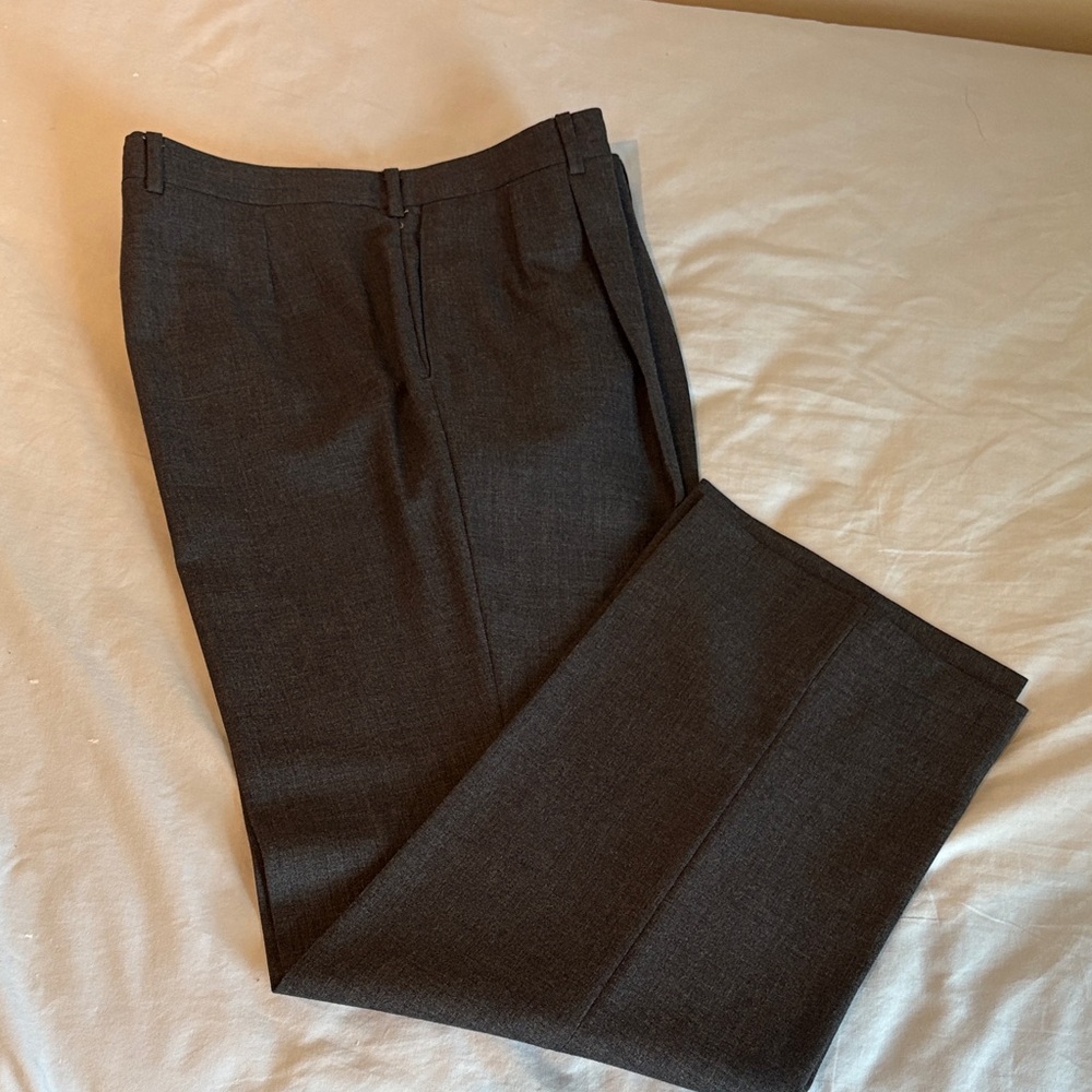Pierre Cardin.   34 waist